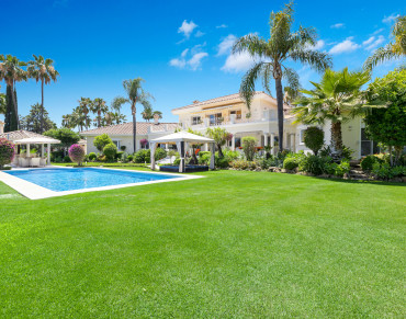 House for sale in Nueva Andalucia - 1820