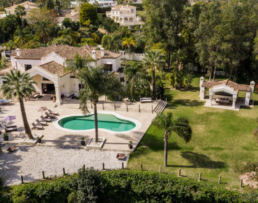 Villa for sale in Nueva Andalucia, La Cerquilla, Marbella - 1620