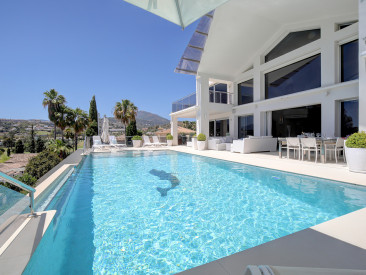 Villa in Marbella — photo 2