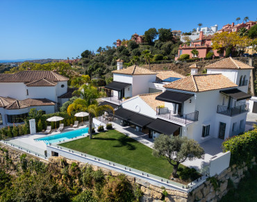 Villa for sale in La Quinta, Benahavís - SV2331