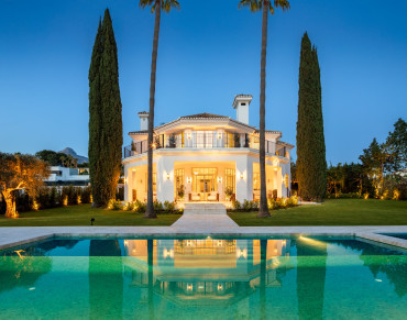 Villa for sale in Nueva Andalucia - SV2315