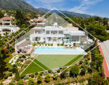 Villa for sale in Marbella Golden Mile, Sierra Blanca, Marbella - SV2265