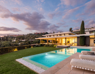 Villa for sale in La Quinta, Benahavís - SV2177