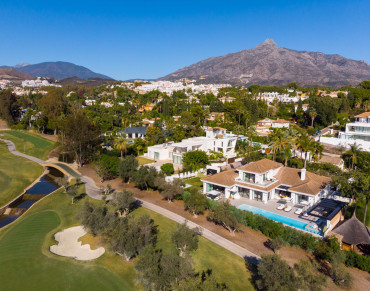 Villa for sale in Nueva Andalucia, Las Brisas, Marbella - SV2141