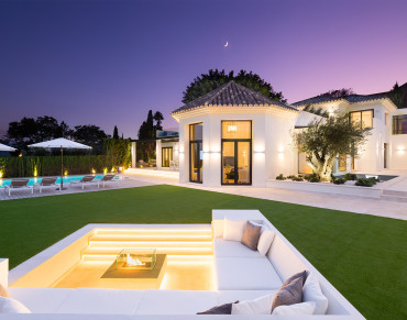 Villa for sale in Nueva Andalucia, Aloha, Marbella - SV1424