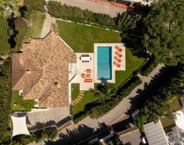 Villa for sale in Nueva Andalucia - HRB-01240P