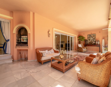 Villa for sale in Marbella East - PANR-15848