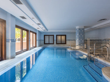Apartment in Estepona — photo 3