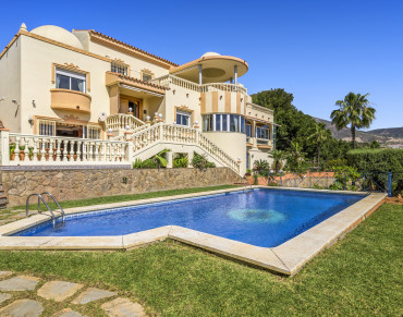 Villa for sale in Torrequebrada - ST5654