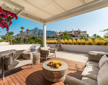 House for sale in Marbella Golden Mile, Lomas del Rey, Marbella - HRB-01189P
