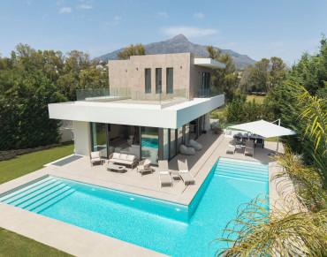 Villa for sale in Nueva Andalucia, La Cerquilla, Marbella - HRB-01166P