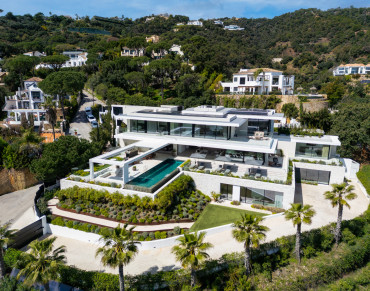 Villa for sale in El Madronal - HRB-00994P