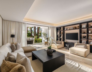 Apartment for sale in Marbella Golden Mile, Puente Romano, Marbella - HRB-00689