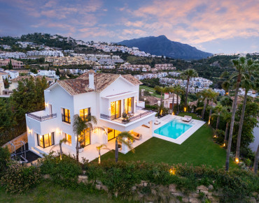 Villa for sale in Los Arqueros, Benahavís - HRB-00605P