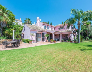 Villa for sale in Los Almendros, Benahavís - PANR-14251