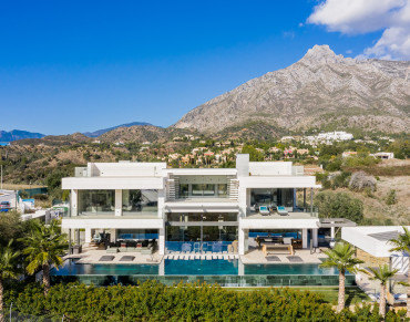 Villa for sale in Marbella Golden Mile, Lomas del Virrey, Marbella - PANR-13788
