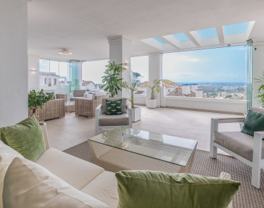 Apartment for sale in Nueva Andalucia, Marbella - W-02TKAP