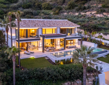 Villa for sale in Marbella Golden Mile, Cascada de Camojan, Marbella - W-02P6JY