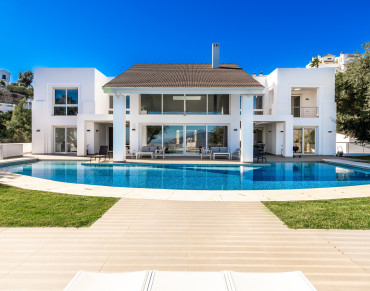 Villa for sale in Marbella East, Altos de Elviria, Marbella - W-02QY9D