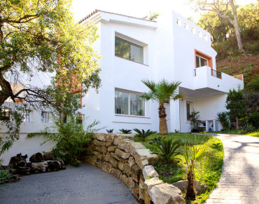 Villa for sale in Marbella East, La Mairena, Marbella - W-02QWSQ