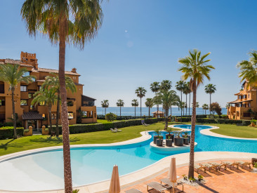 Apartment in Estepona — photo 2