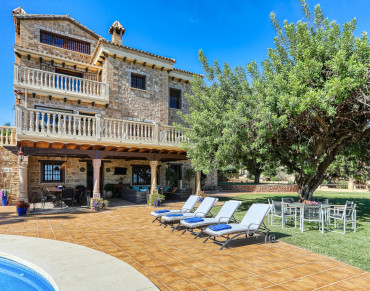 Villa for sale in Alhaurin de la Torre - R112-07682