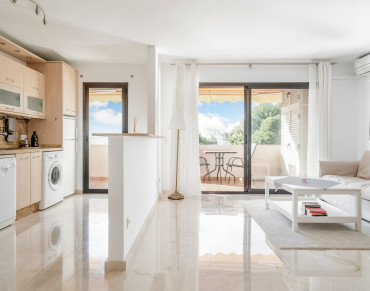 Apartment for sale in Nueva Andalucia - 361-04733P