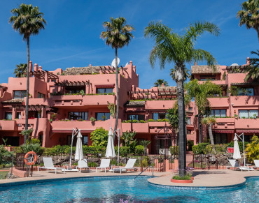 Ground Floor Apartment for sale in Estepona - LS50041