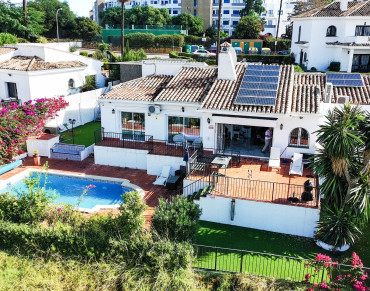 Villa for sale in La Duquesa - 361-11973P