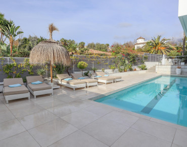 Villa for sale in Marbella Golden Mile - DE1444