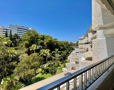 Apartment for sale in Marbella Golden Mile - DE1550