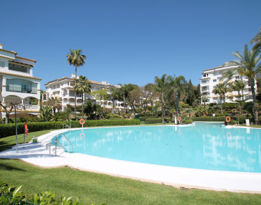 Apartment for sale in Marbella Golden Mile - DE1552