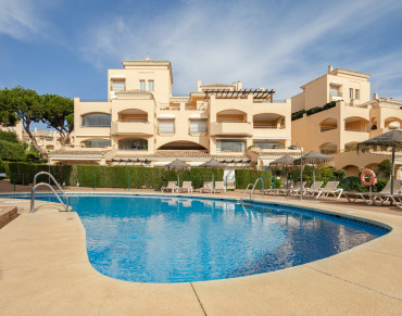 Apartment for sale in Marbella East, Hacienda Elviria, Marbella - 5168MLGF