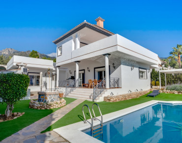 Villa for sale in Marbella, Xarblanca, Marbella - 5234MLV