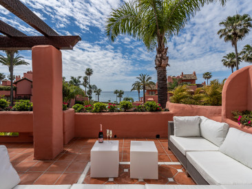 Apartment in Estepona — photo 2