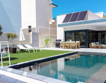 Villa for sale in San Miguel de Salinas - 361-11959P