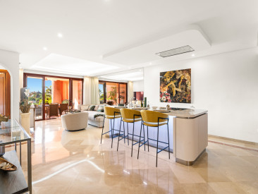 Apartment in Estepona — photo 2