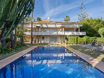 Villa in Marbella — photo 2
