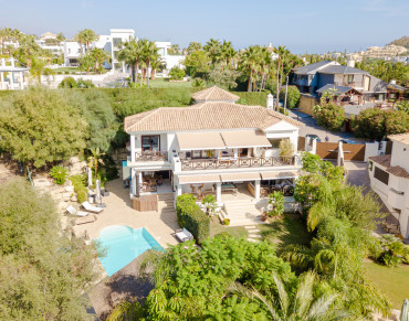 Villa for sale in Nueva Andalucia - DE1457