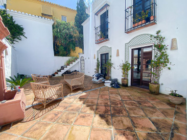 Town House in Marbella — photo 2
