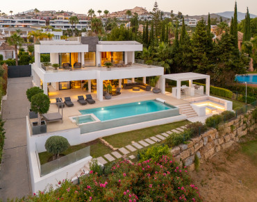 Villa for sale in Nueva Andalucia, Marbella - SV2272
