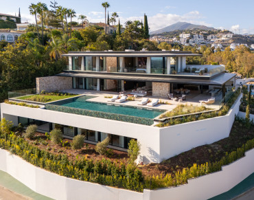 Villa for sale in La Quinta, Benahavís - SV1477