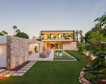 Villa for sale in Marbella Golden Mile, Marbella - SV2233
