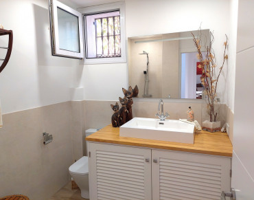 Villa for sale in Eastpona West - 428-04648P