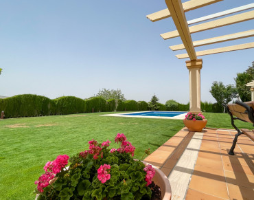 Villa for sale in Antequera - 428-04271P