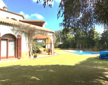 Villa for sale in Sotogrande Alto, Los Altos de Valderrama, Sotogrande - 428-03267P