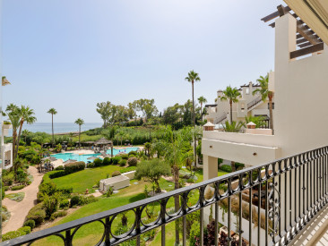 Apartment in Estepona — photo 5