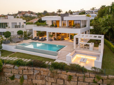 Villa in Marbella — photo 2