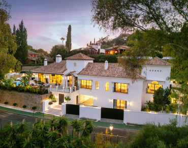 Villa for sale in El Herrojo, Benahavis - HRB-01323P