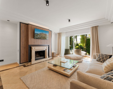 Apartment for sale in Marbella Golden Mile - HRB-01365P